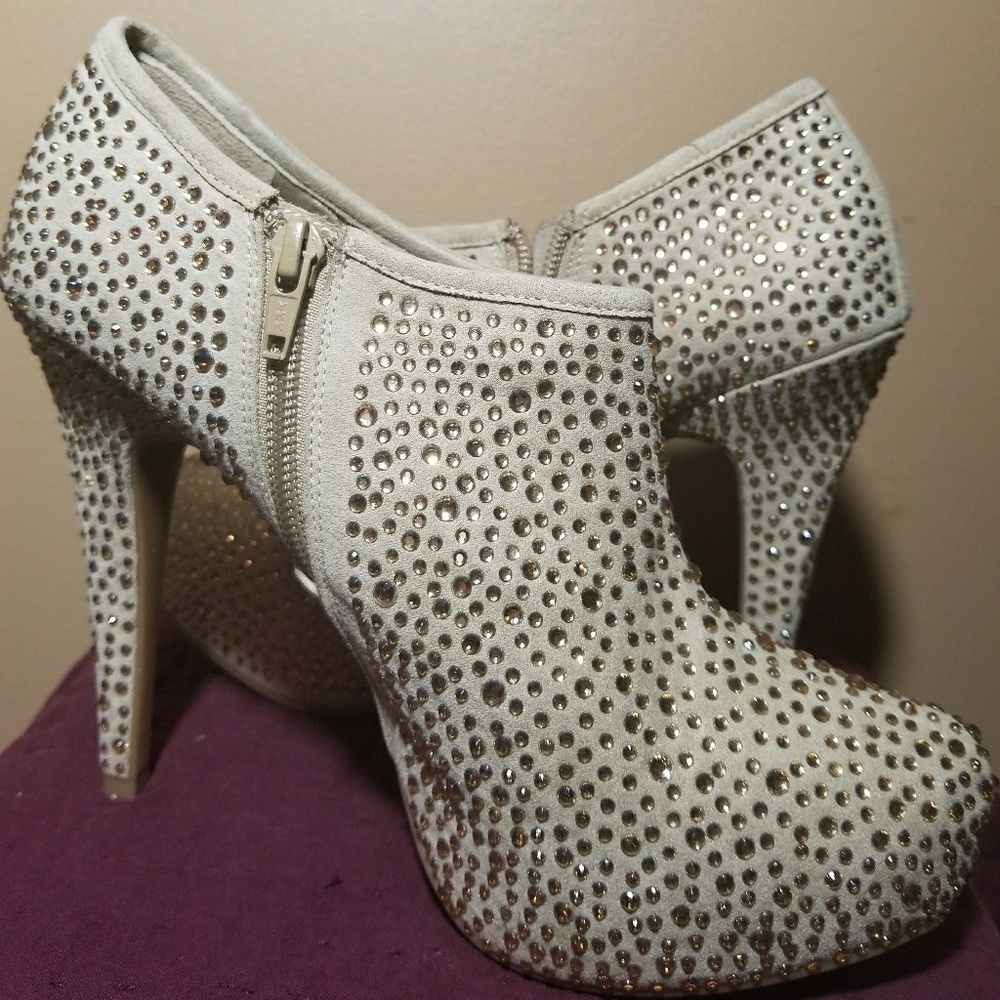 Gold Gianni Bini Statla Bootie